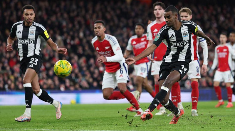 Arsenal Thất Bại tại Carabao Cup và FA Cup: Pháo Thủ Thiếu Một Sát Thủ Như Isak